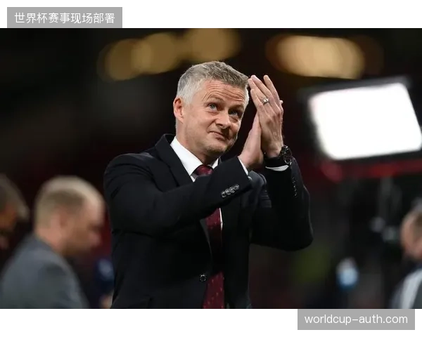 曼联在1999年决赛补时阶段连入两球，超级替补索尔斯克亚上演惊天逆转